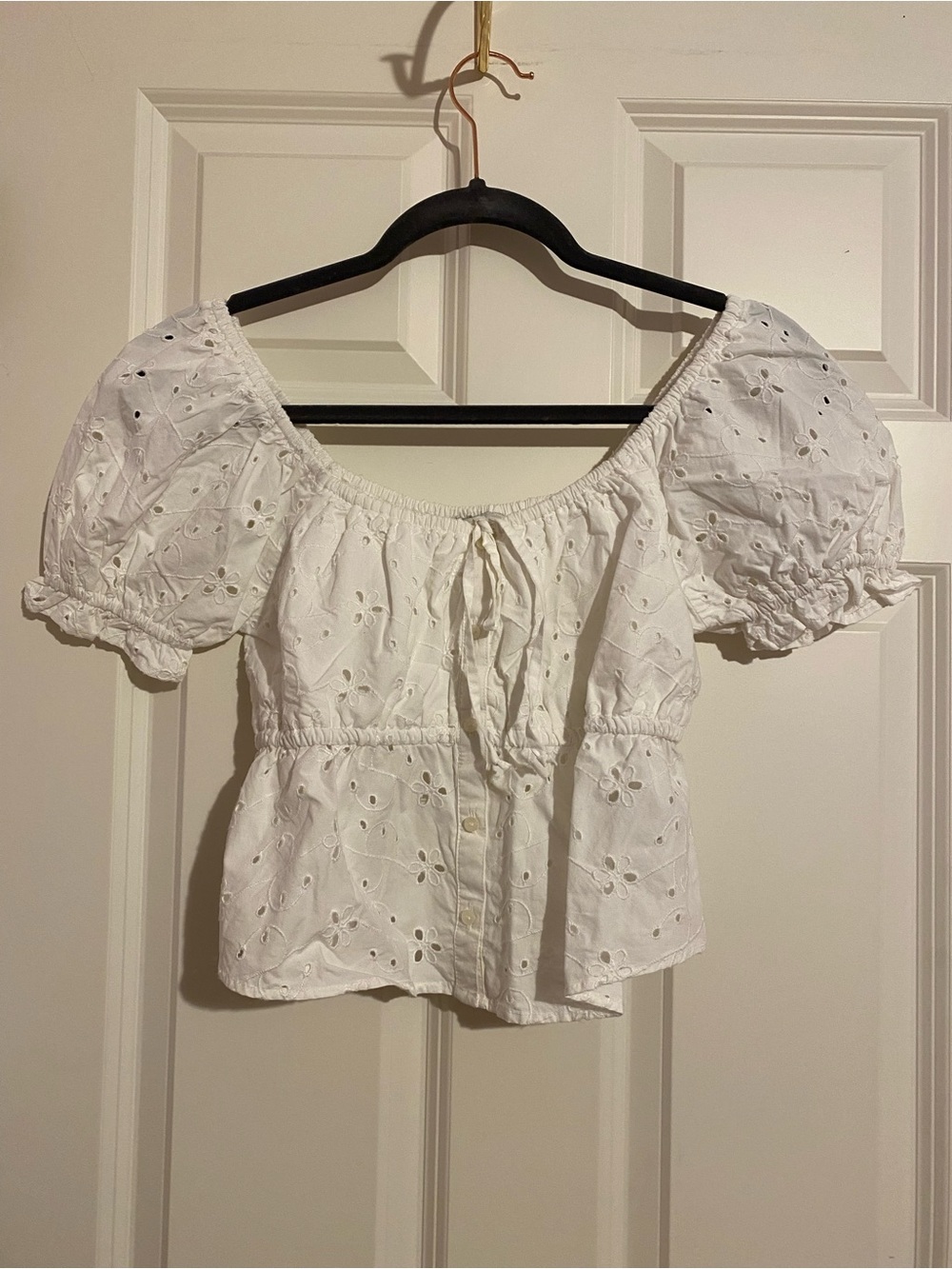 American Eagle Outfitters white floral eyelet peasant blouse, size XS